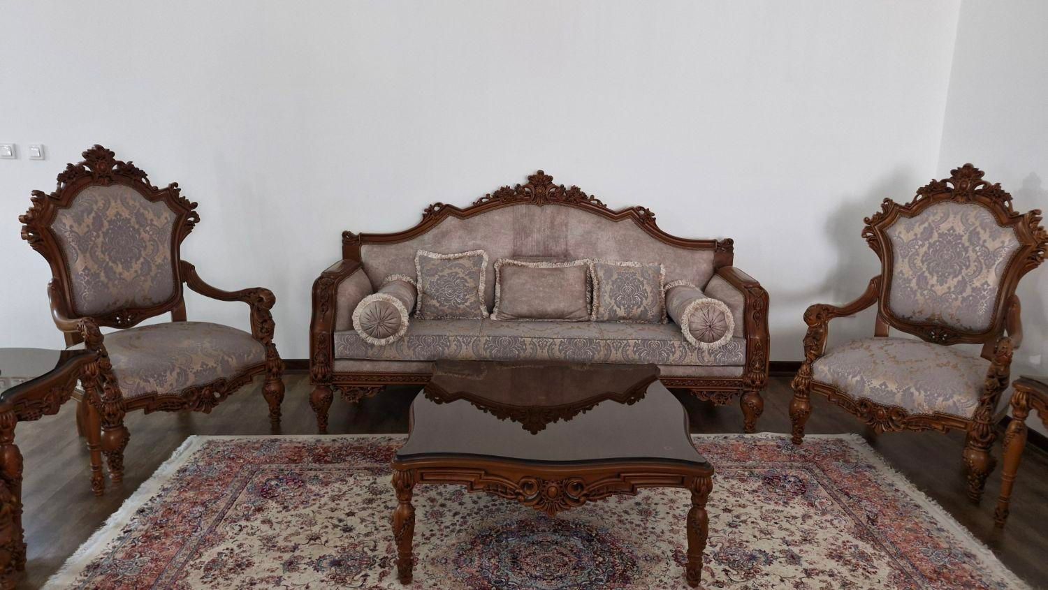 مبلمان چوب ۹نفره همراه با ناهارخوری۸نفره|مبلمان خانگی و میز عسلی|اصفهان, کوی امیریه|دیوار
