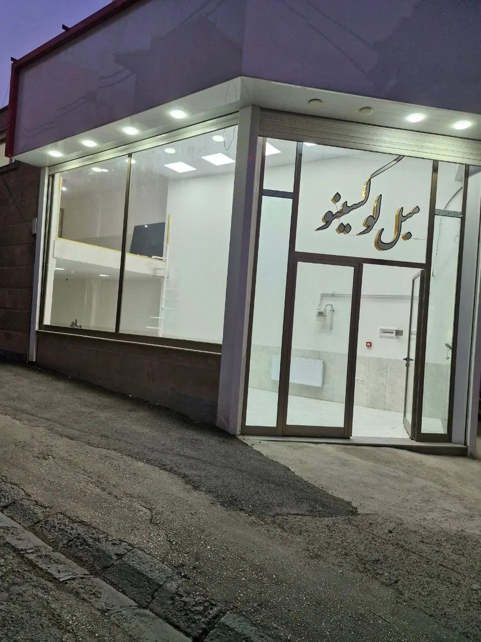 اجاره مغازه  همکف 70متروبالکن 30متر بر خیابان سعدی|اجارهٔ مغازه و غرفه|اردبیل, |دیوار