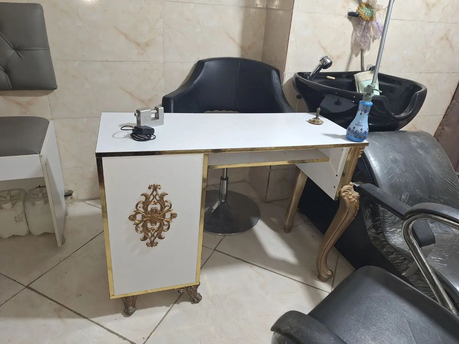وسایل آرایشگاه.سرشور.میزناخن. استاد کار.صندلی کودک|آرایشگاه و سالن‌های زیبایی|تهران, تهرانسر شرقی|دیوار