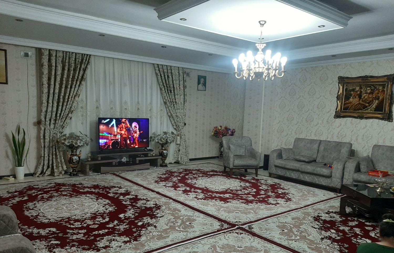 فروش اپارتمان ۱۷۵متری در بافت اصلی منظریه طبقه ۱و۳|فروش آپارتمان|فردیس, منظریه|دیوار