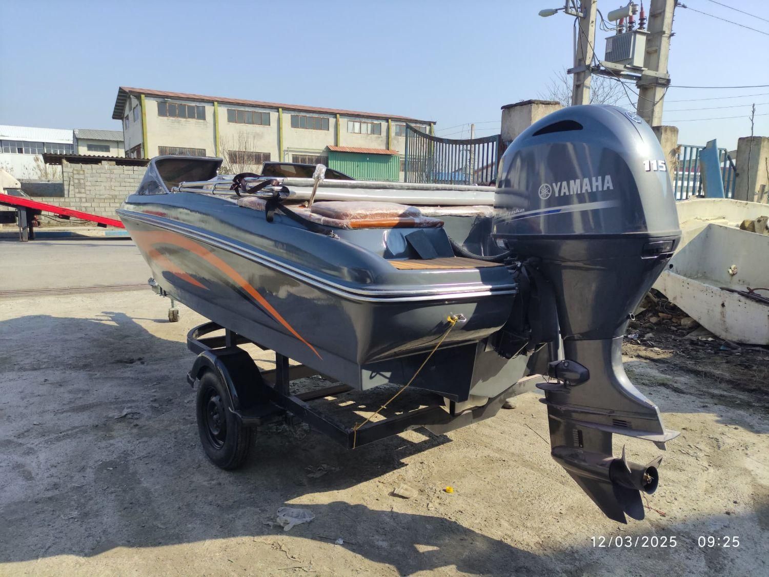 قایق ۸ نفره فول آپشن تشریفاتی|قایق و سایر وسایل نقلیه|سلمانشهر, |دیوار