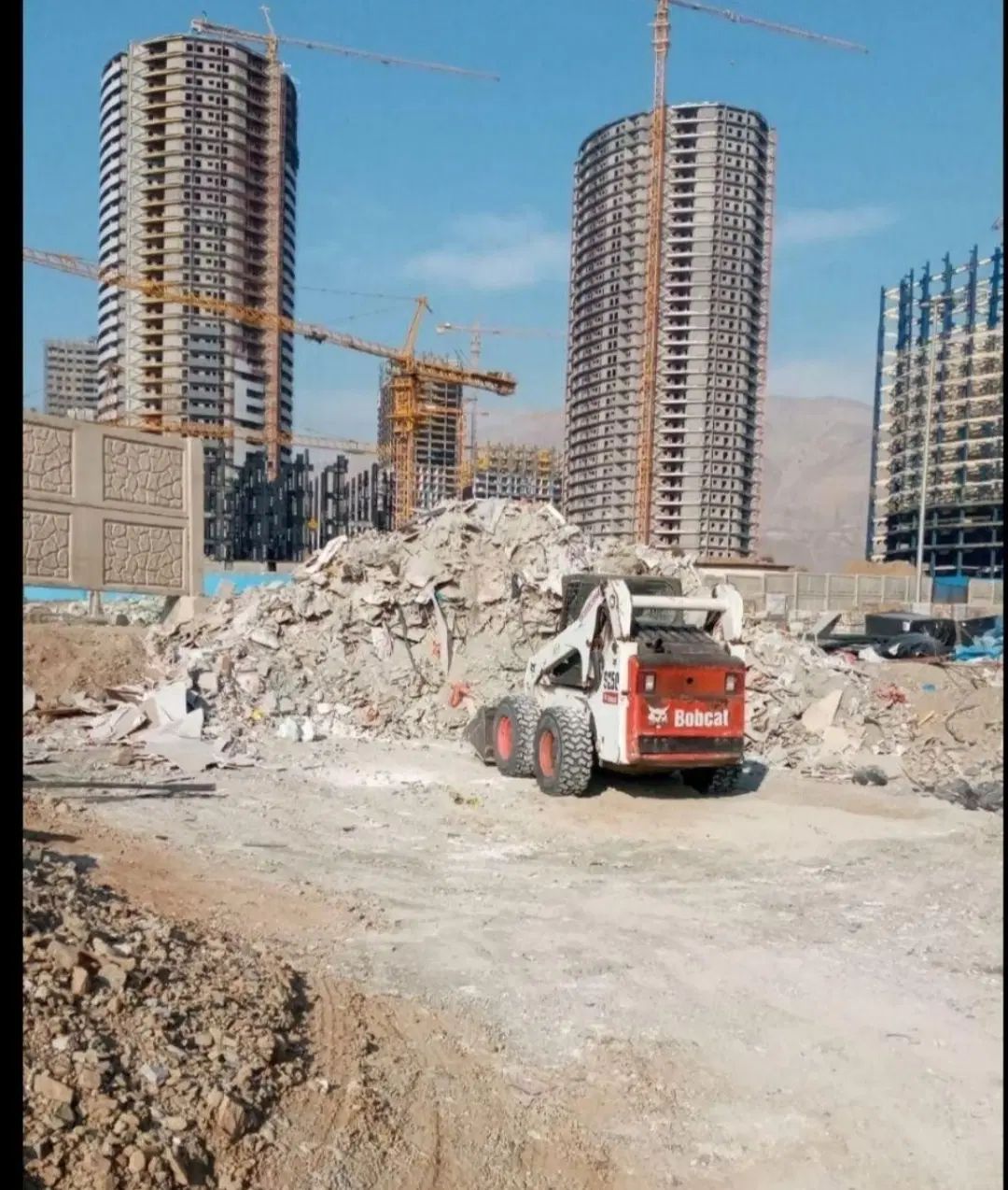بابکت  و خاور|خدمات حمل و نقل|تهران, فلسطین (میدان انقلاب)|دیوار