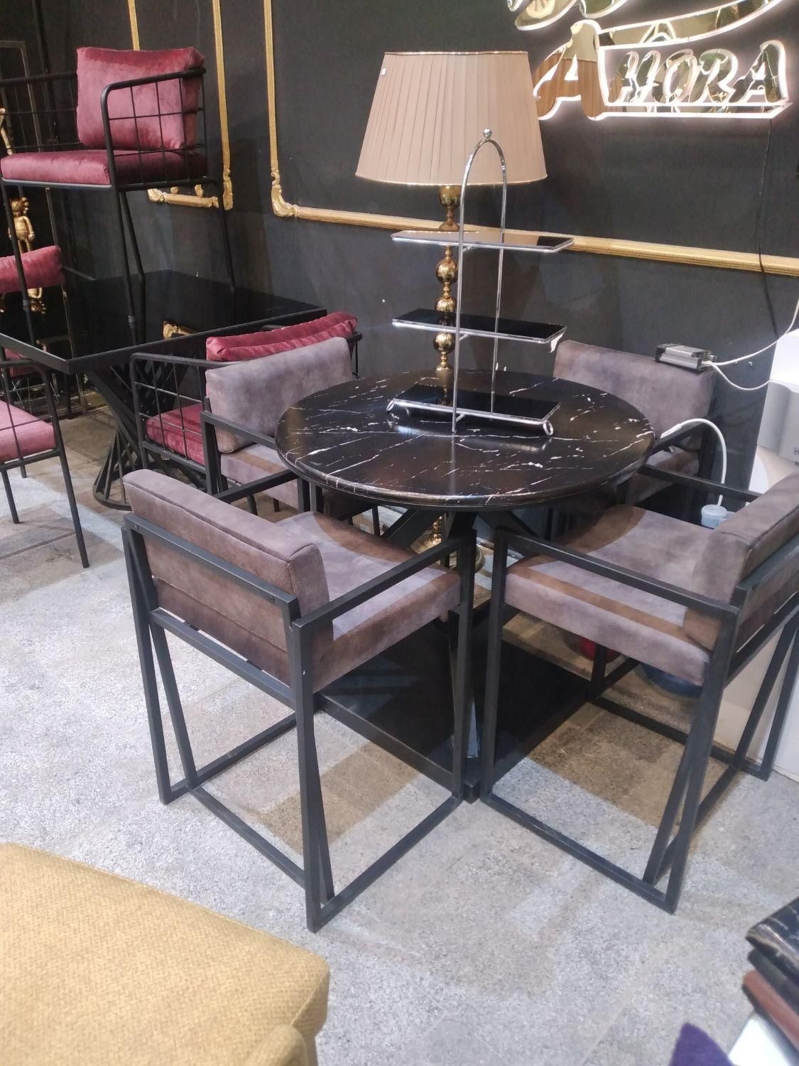 میز و صندلی کافه رستوران|صندلی و نیمکت|مشهد, خواجه ربیع|دیوار