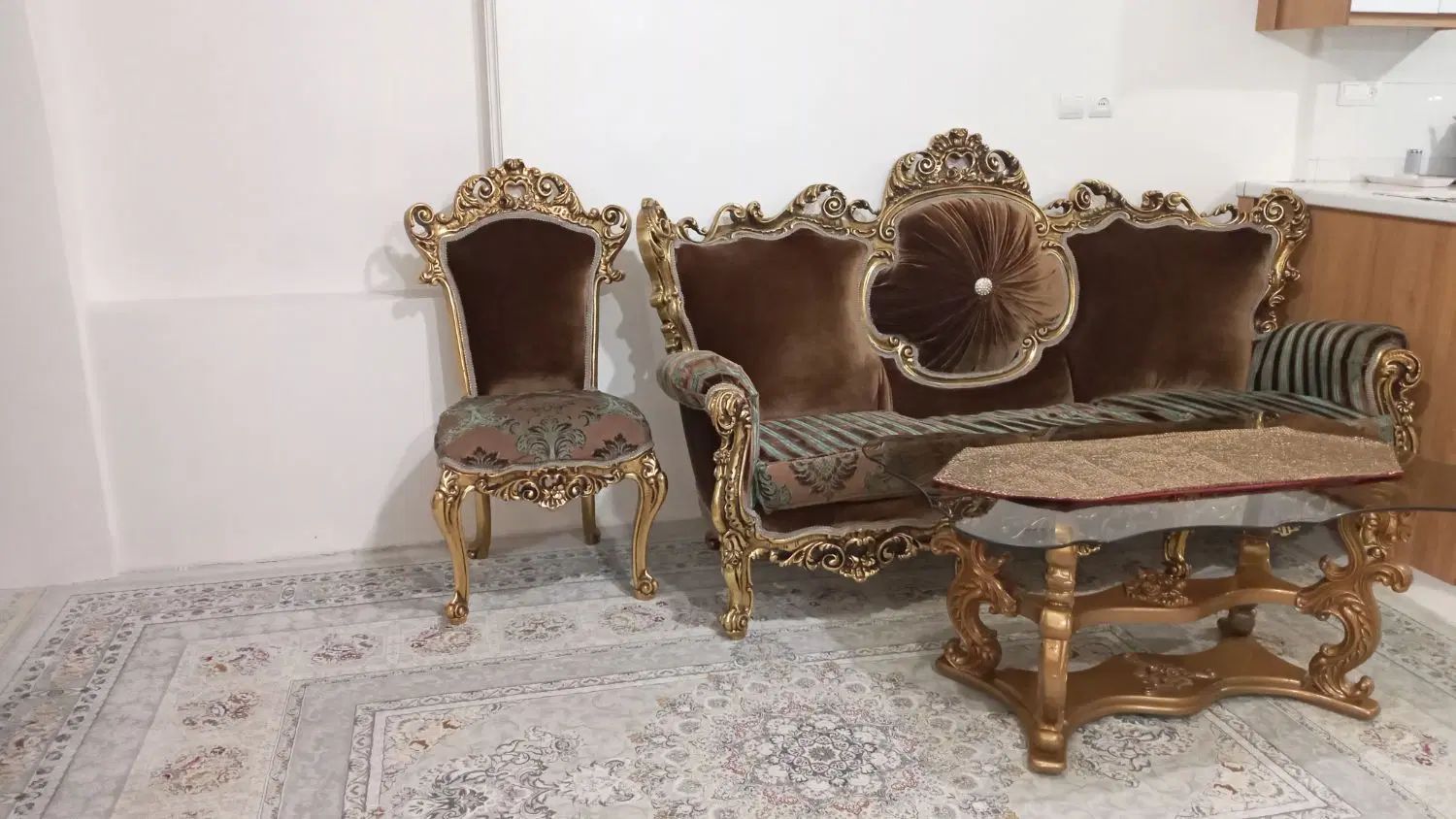مبلمان سلطنتی ۱۱ نفره|مبلمان خانگی و میز عسلی|کرج, گلستان|دیوار