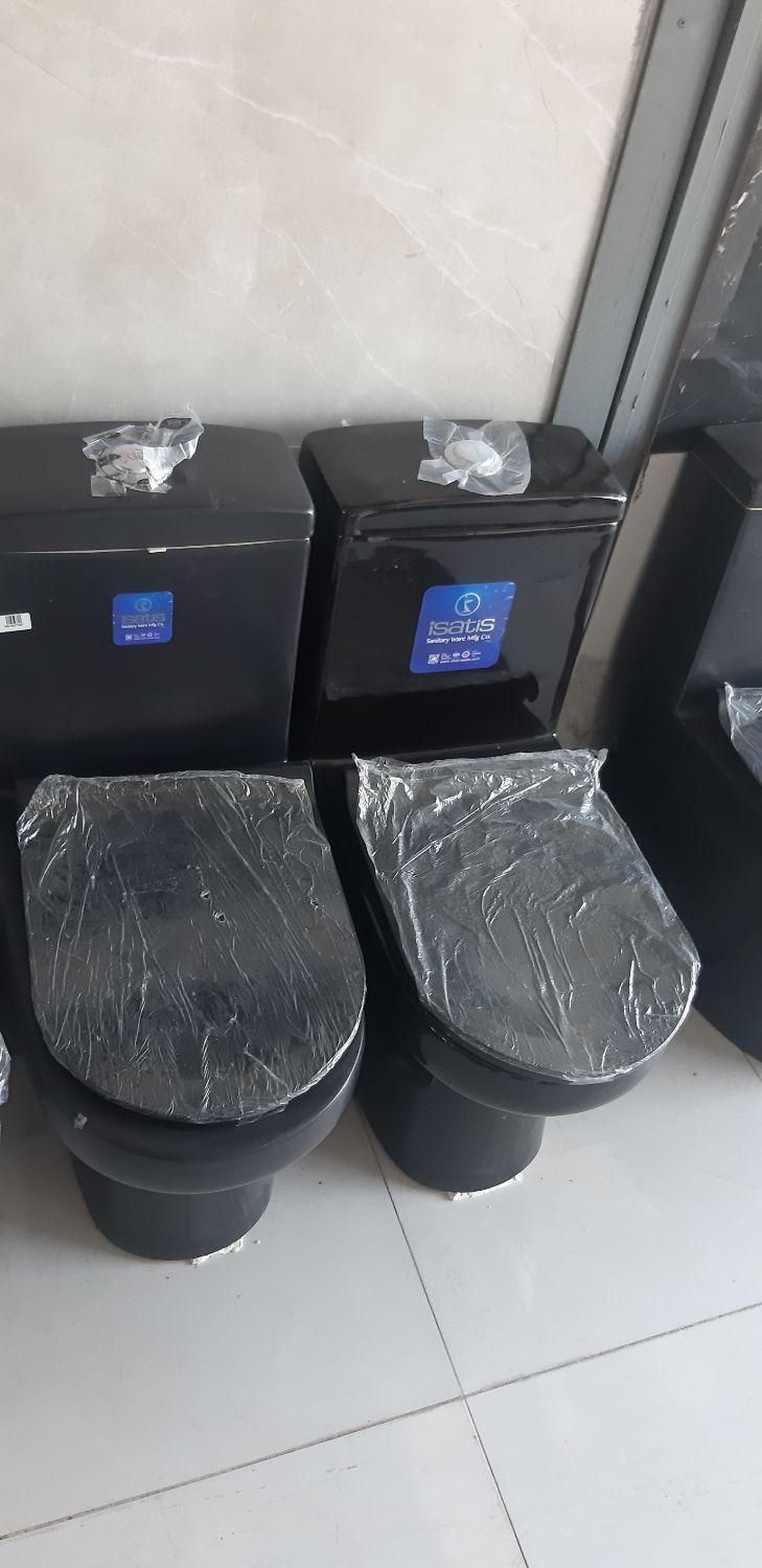 توالت فرنگی مشکی و طوسی ایساتیس|لوازم سرویس بهداشتی|شیراز, تندگویان|دیوار