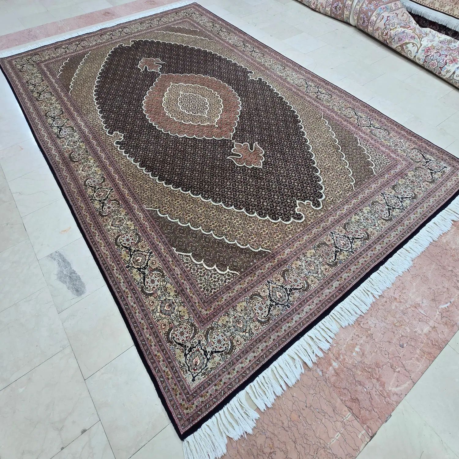 فرش و قالیچه دستباف ۳ متری نو و ۶متری درحدنو تبریز|فرش|تهران, شیراز|دیوار