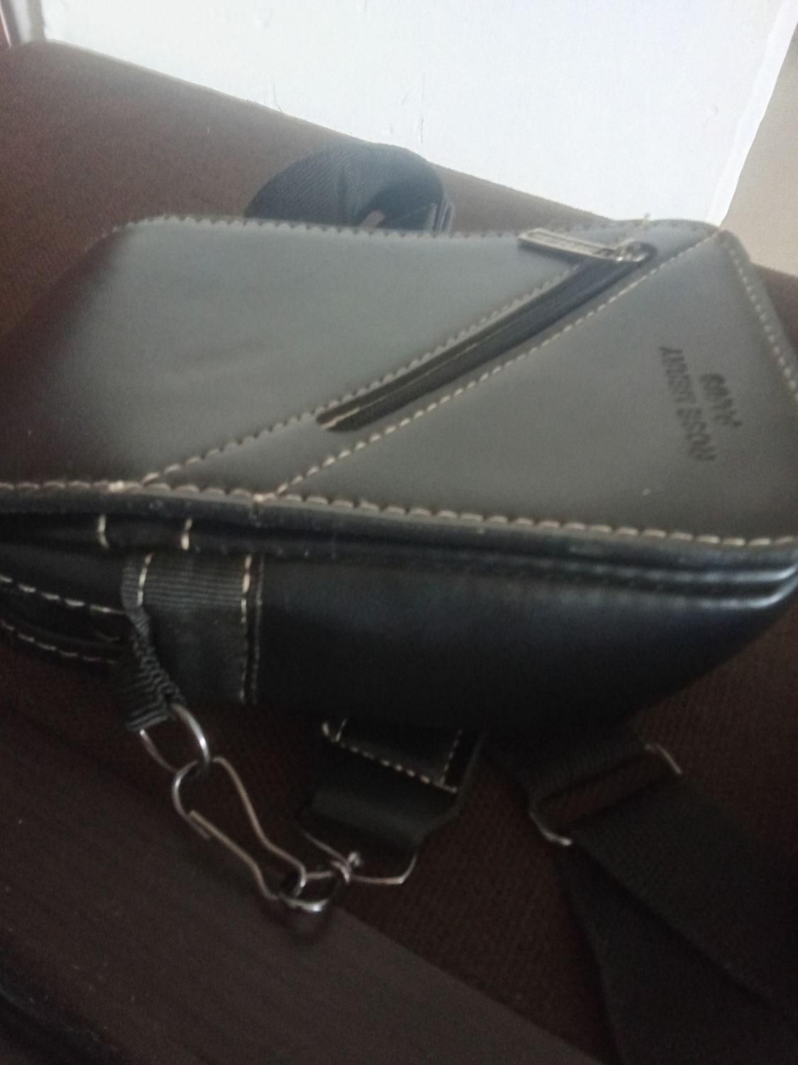 دو عدد کیف رودوشی کار کرده ولی تمیز|کیف، کفش، کمربند|هشتگرد, فاز ۷ مهستان|دیوار