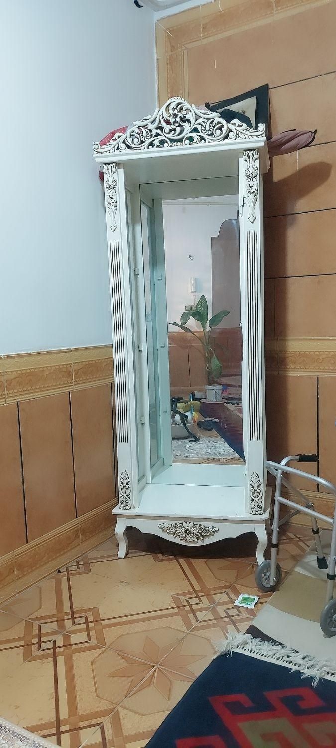بوفه شیک باقیمت مناسب|بوفه، ویترین، کنسول|دهدشت, |دیوار