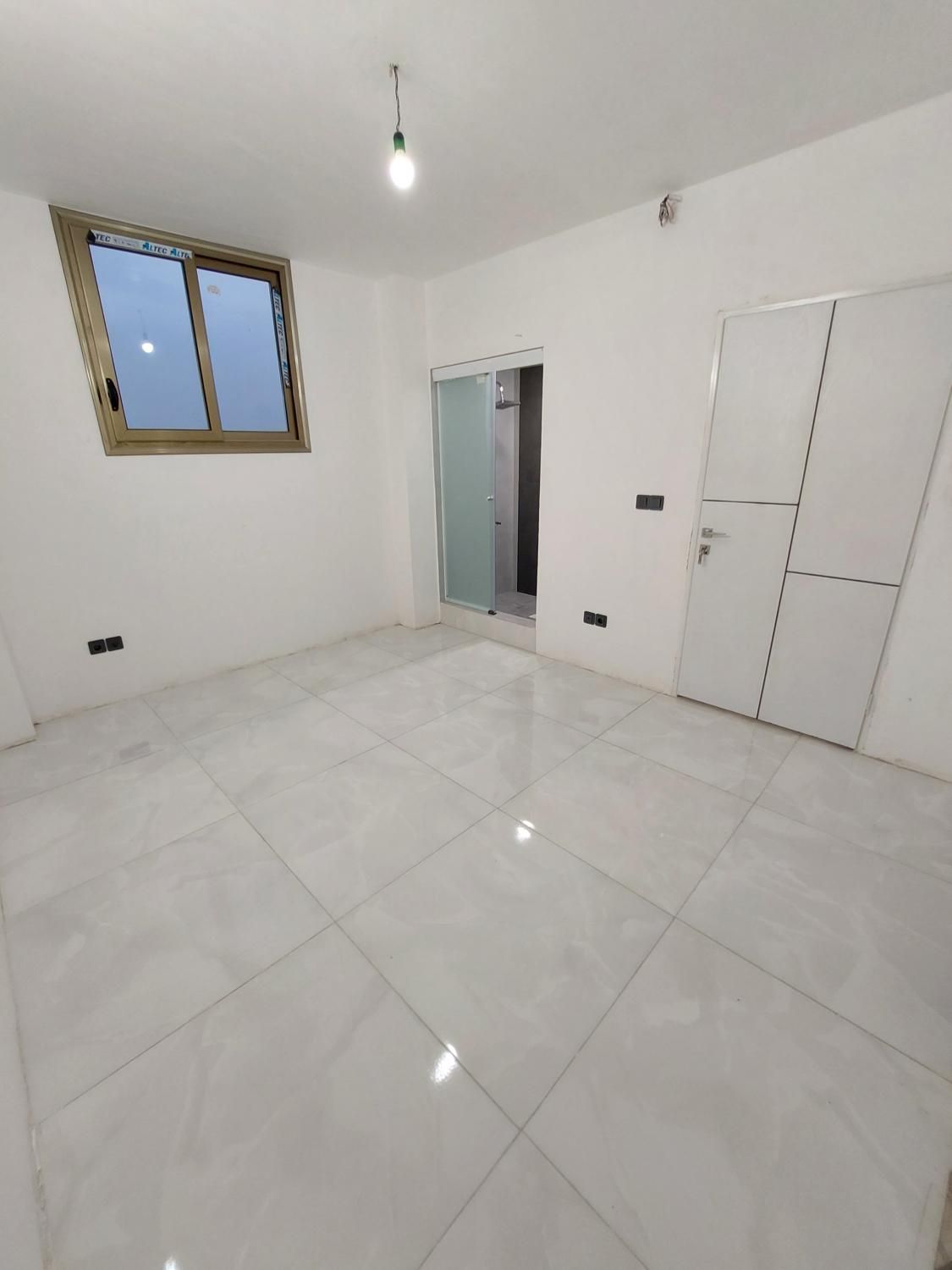 تک واحدی صفر ویو ابدی|فروش آپارتمان|اصفهان, جلوان|دیوار