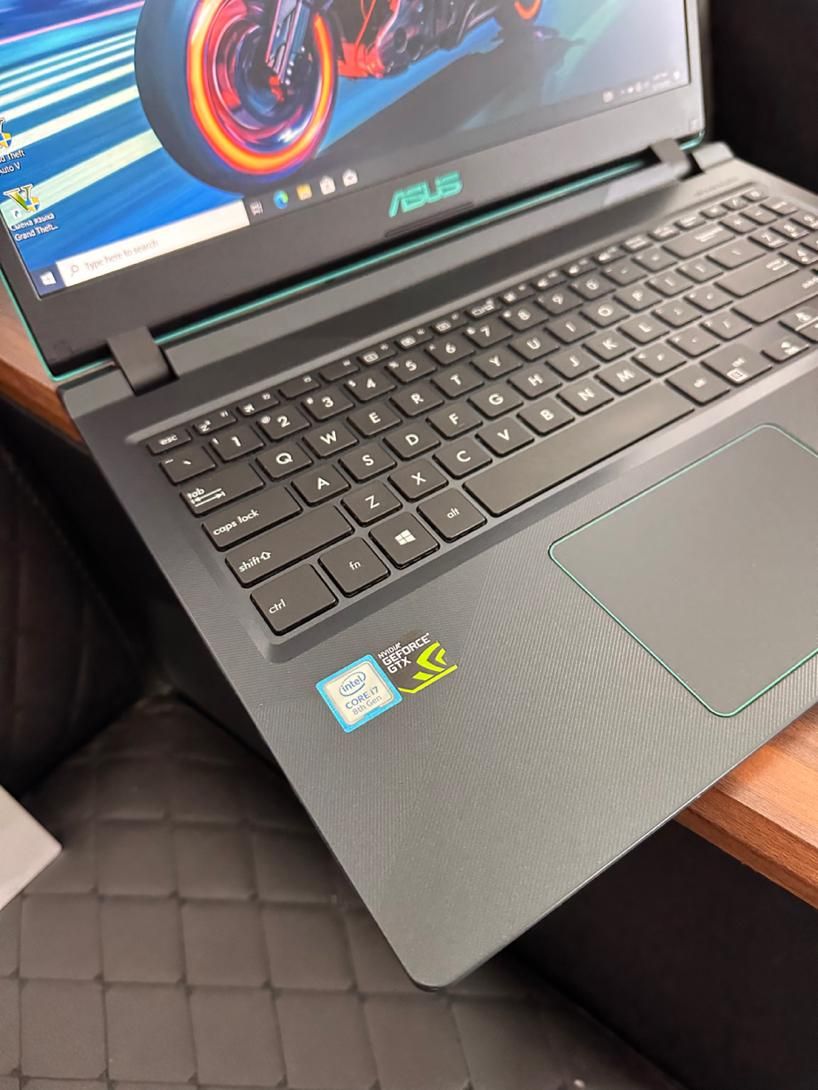 Asus گیمینگ i7 gtx1050ti ram 16 پشت ویترینی|رایانه همراه|رشت, پیرسرا|دیوار