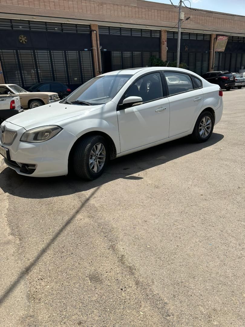 برلیانس H330 اتوماتیک 1500cc، مدل ۱۳۹۶|خودرو سواری و وانت|اصفهان, شاهزید|دیوار