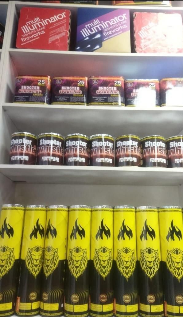 فشفشه دود رنگی دستی آبشاری|اسباببازی|قم, باغ شریفی|دیوار