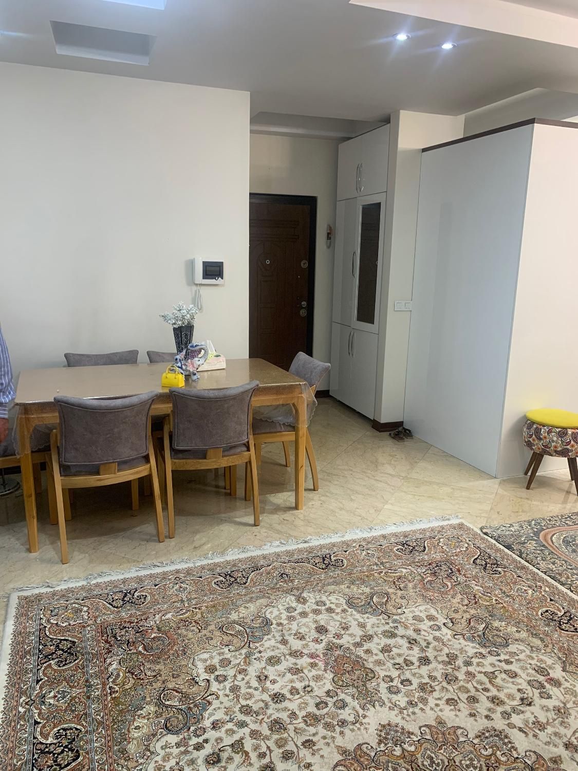 ۷۰متر/نما و مشاعات عالی/تاپ لوکیشن/زیر قیمت|فروش آپارتمان|تهران, شهرک نفت (منطقه ۵)|دیوار