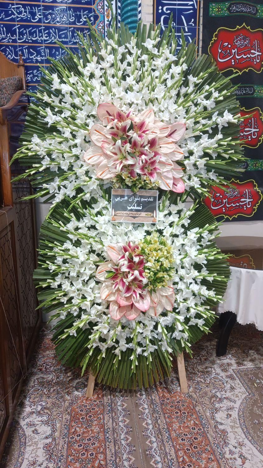 تاج گل ترحیم .دسته گل ترحیم .وغیره|گل و گیاه طبیعی|یزد, |دیوار