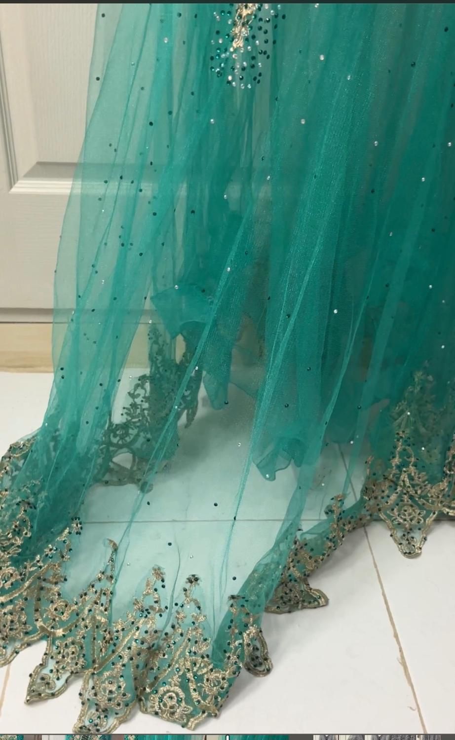 لباس طاووس بی نظیر سایز ۳۸-۴۰|لباس|کاشان, فاز ۲ ناجی آباد|دیوار