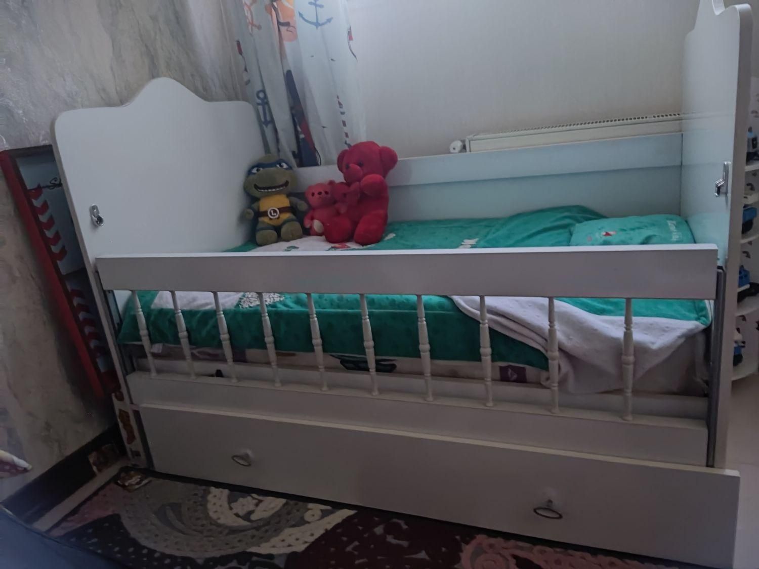 تخت نوزاد با تشک|تخت و سرویس خواب|فولادشهر, C4|دیوار