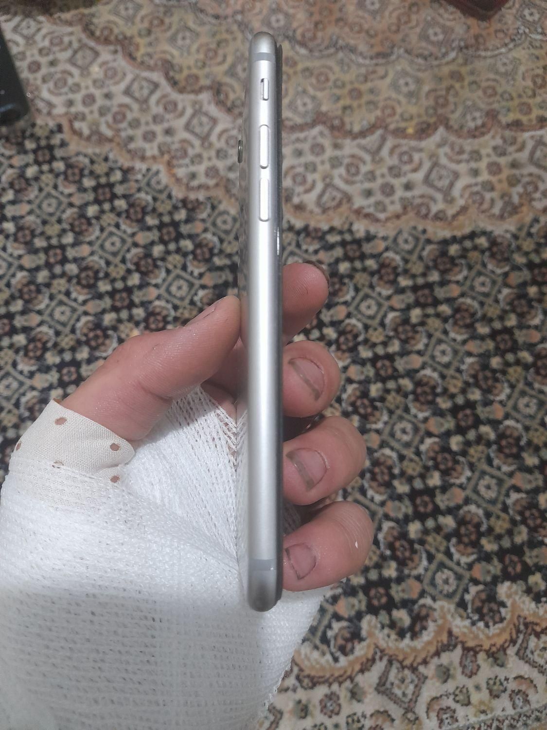 اپل iPhone 6 با حافظهٔ ۱۶ گیگابایت|موبایل|شیراز, لب آب|دیوار