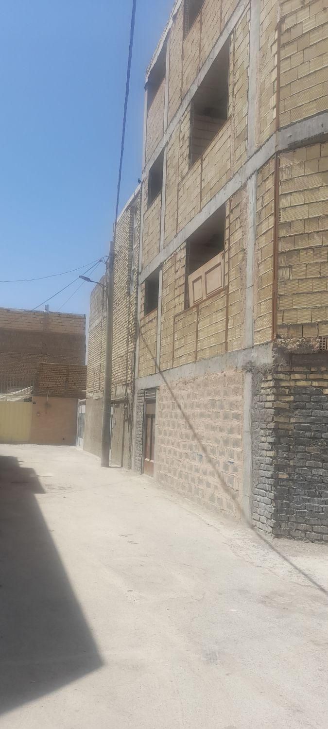 خانه ویلایی ۲۵۰ مترساخت۳ خوابه ۳طبقه ۷۵مترزمین|فروش خانه و ویلا|اصفهان, جلوان|دیوار