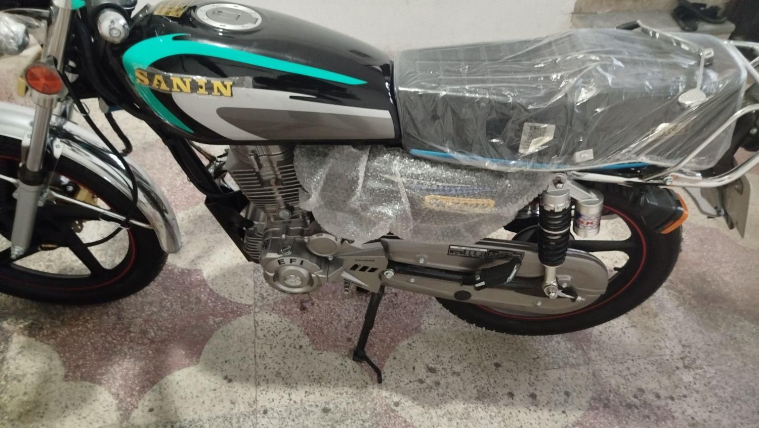 سنین مشکی‌|موتورسیکلت|مرودشت, ابوذر شمالی‎|دیوار