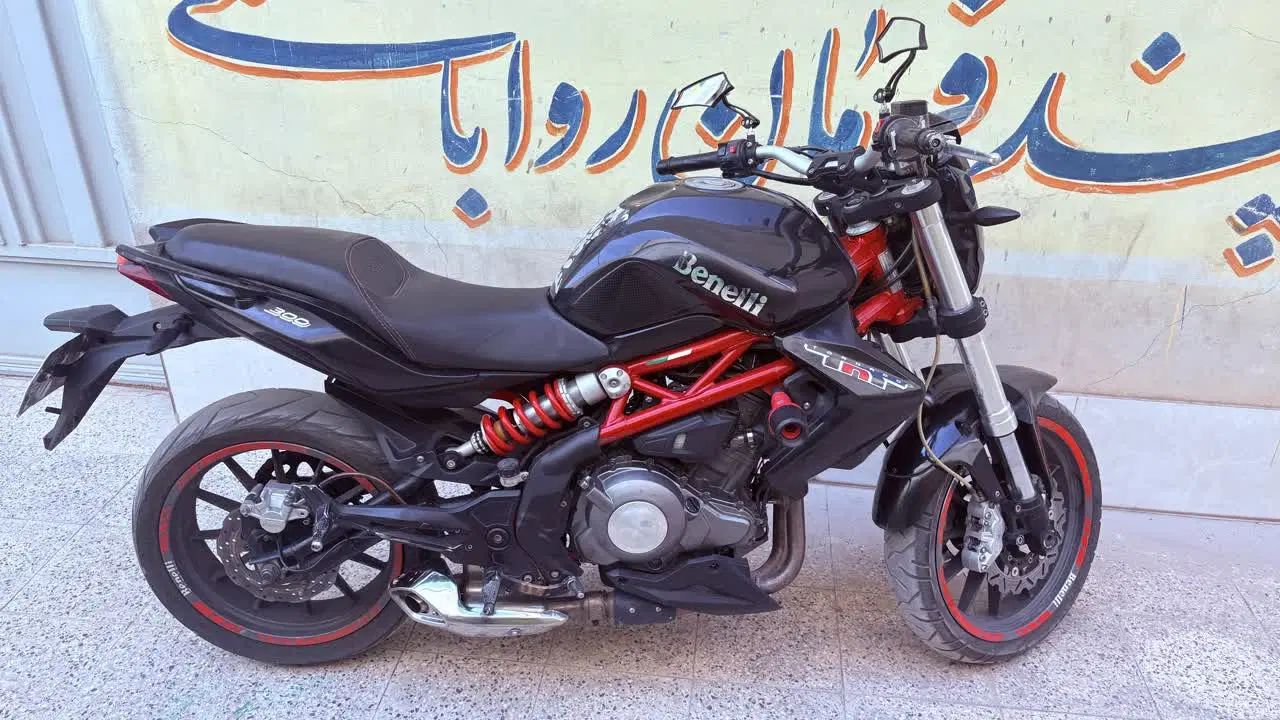 بنلی ۳۰۰ مدل ۹۶|موتورسیکلت|اصفهان, بوستان ناژوان|دیوار