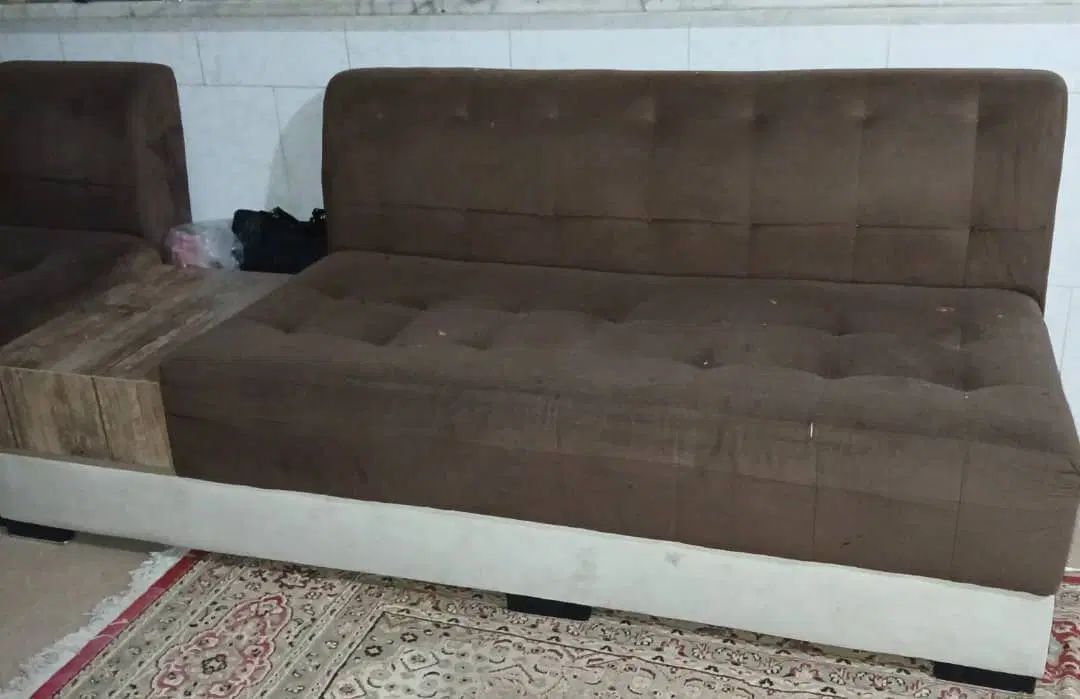 ۲ دست مبل راحتی و کاناپه ای|مبلمان خانگی و میز عسلی|اصفهان, لاله|دیوار