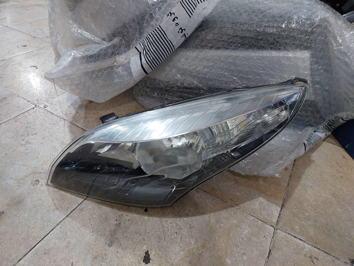 چراغ جلو رنو اسکالا چراغ جلو رنو سفران چراغmvm315|قطعات یدکی و لوازم جانبی|شیراز, ترمینال باربری|دیوار