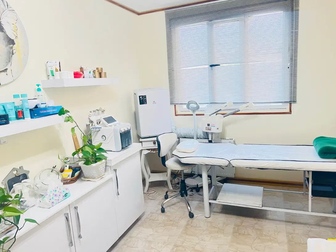 اجاره اتاق کاشت مژه ارایش دایم ماساژیااسکالپ‌تراپی|اجارهٔ دفتر کار، اتاق اداری، مطب|یزد, |دیوار