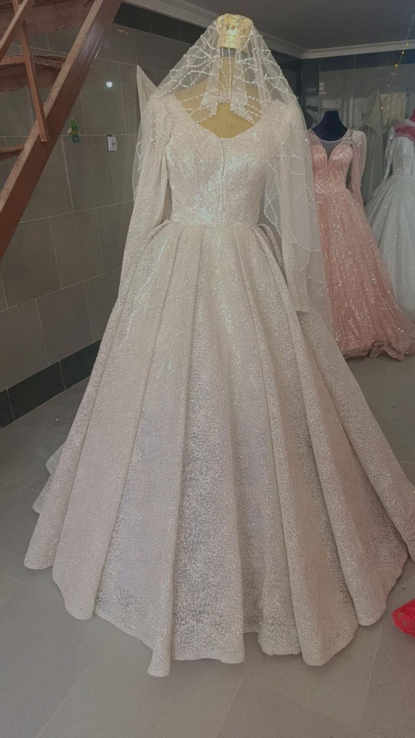 لباس عروس زیر قیمت اجاره داده میشود فروشی هم هست|لباس|خاش, |دیوار