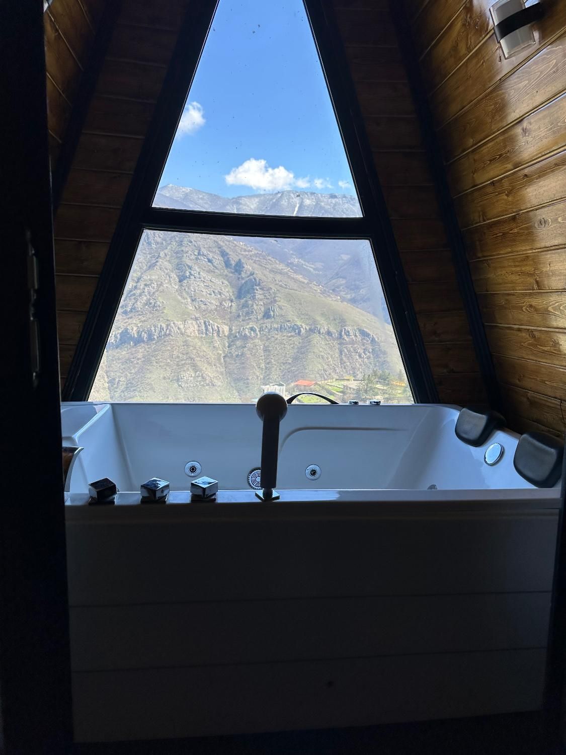 اجاره کلبه سوئیسی جکوزی دار|اجارهٔ کوتاهمدت ویلا و باغ|مرزنآباد, |دیوار