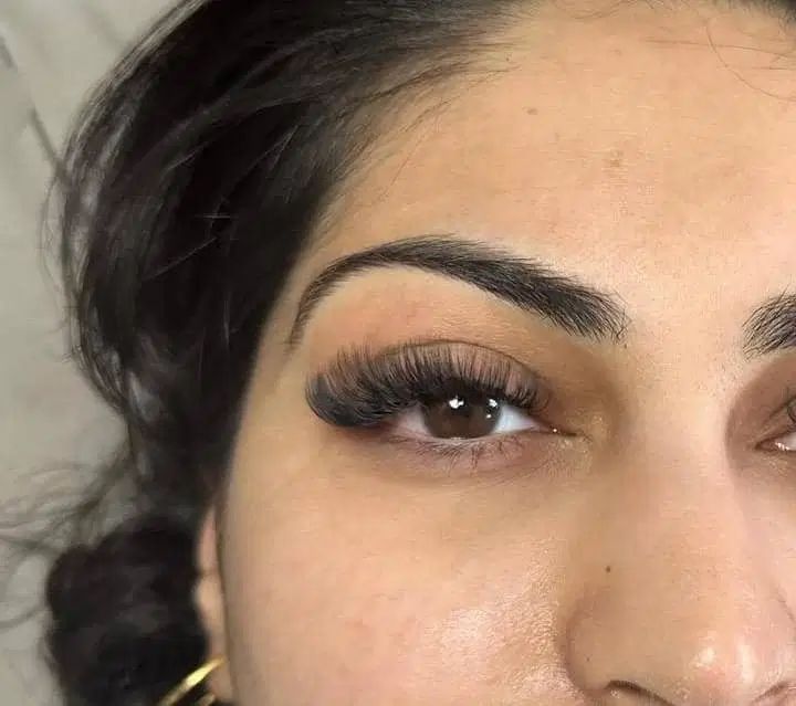 خدمات اکستنشن مژه حرفه ای|خدمات آرایشگری و زیبایی|مشهد, امام رضا (ع)|دیوار