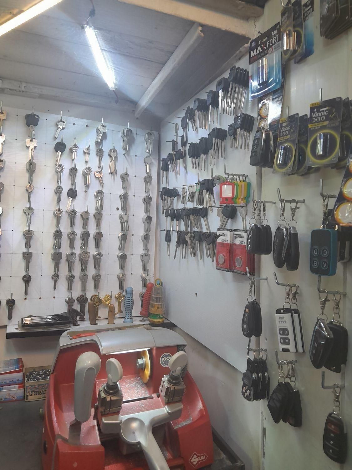 کلید سازی شبانه روزی رضا|خدمات پیشه و مهارت|همدان, |دیوار