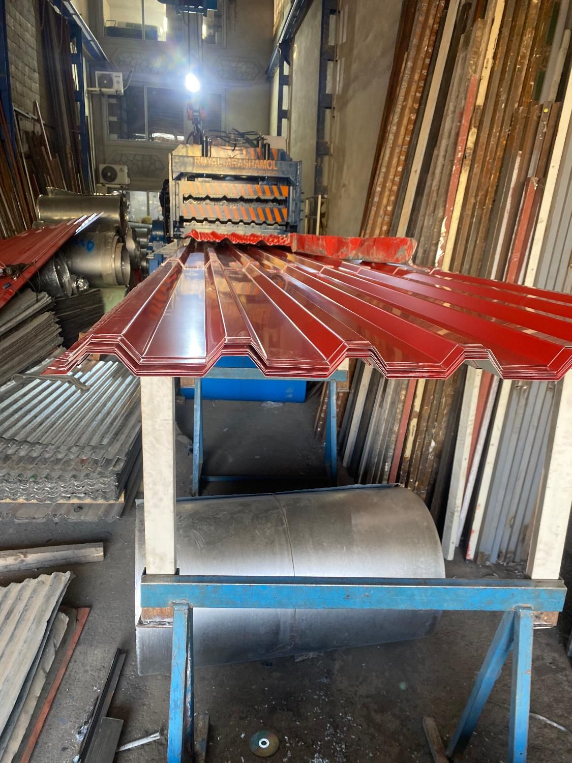 فروش ورق شیروانی رنگی و گالوانیزه طرح سفال ذوزنقه|عمده‌فروشی|تهران, شهرک ابوذر|دیوار