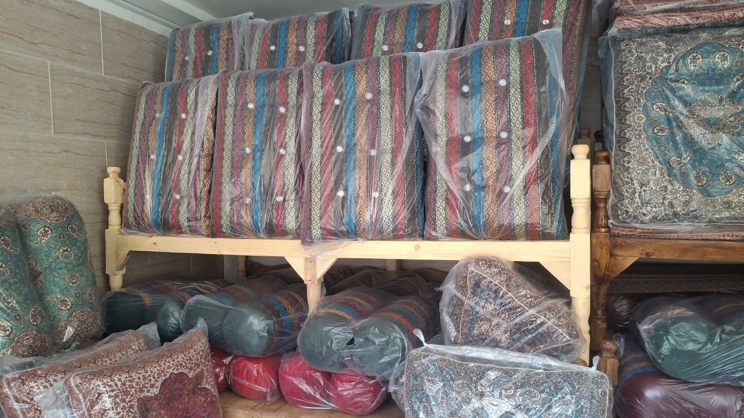 تولیدی پشتی و بالش جاجیمی|مبلمان خانگی و میز عسلی|رشت, گلسار|دیوار