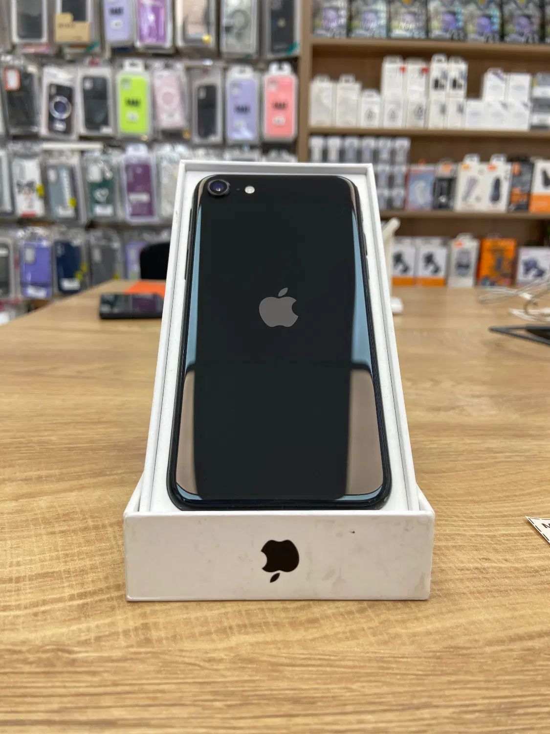 iphone se 2020 128g LL/A|موبایل|فردیس, فردیس|دیوار