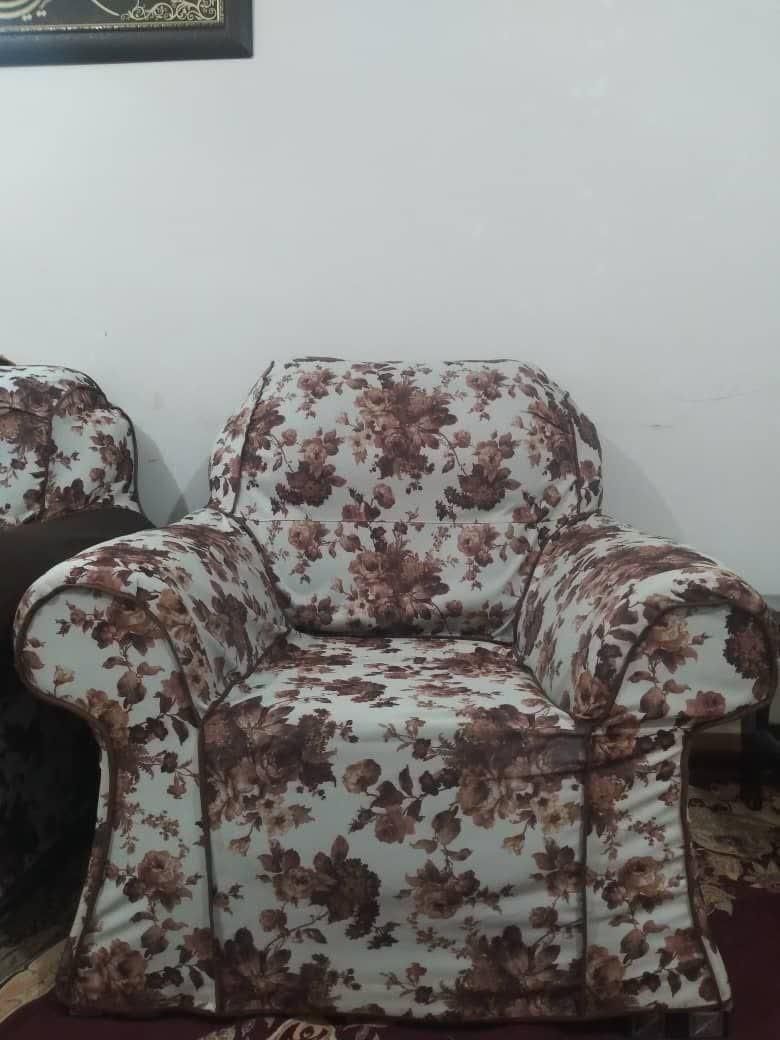 مبل نه نفره همراه با کاور وچهارتاعسلی ومیز|مبلمان خانگی و میز عسلی|دلیجان, |دیوار
