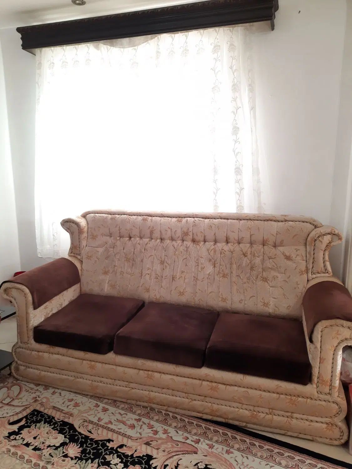 مبل ۷ نفره|مبلمان خانگی و میز عسلی|رشت, شالکو|دیوار