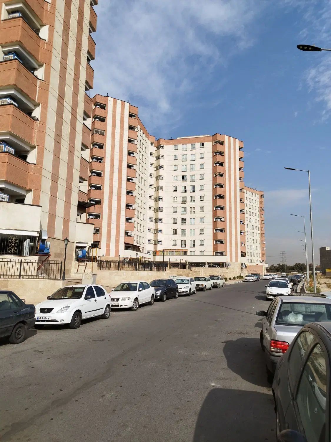 85مترفول امکانات/طبقه آخر/بلوک D|فروش آپارتمان|تهران, صاحب الزمان|دیوار