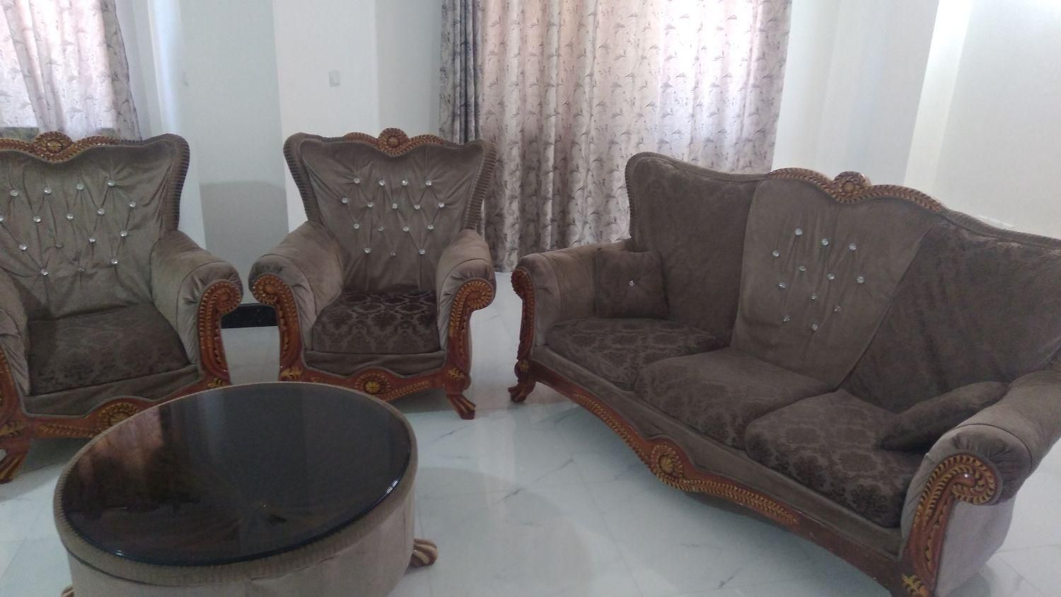 مبل هفت نفره|مبلمان خانگی و میز عسلی|شیرگاه, |دیوار