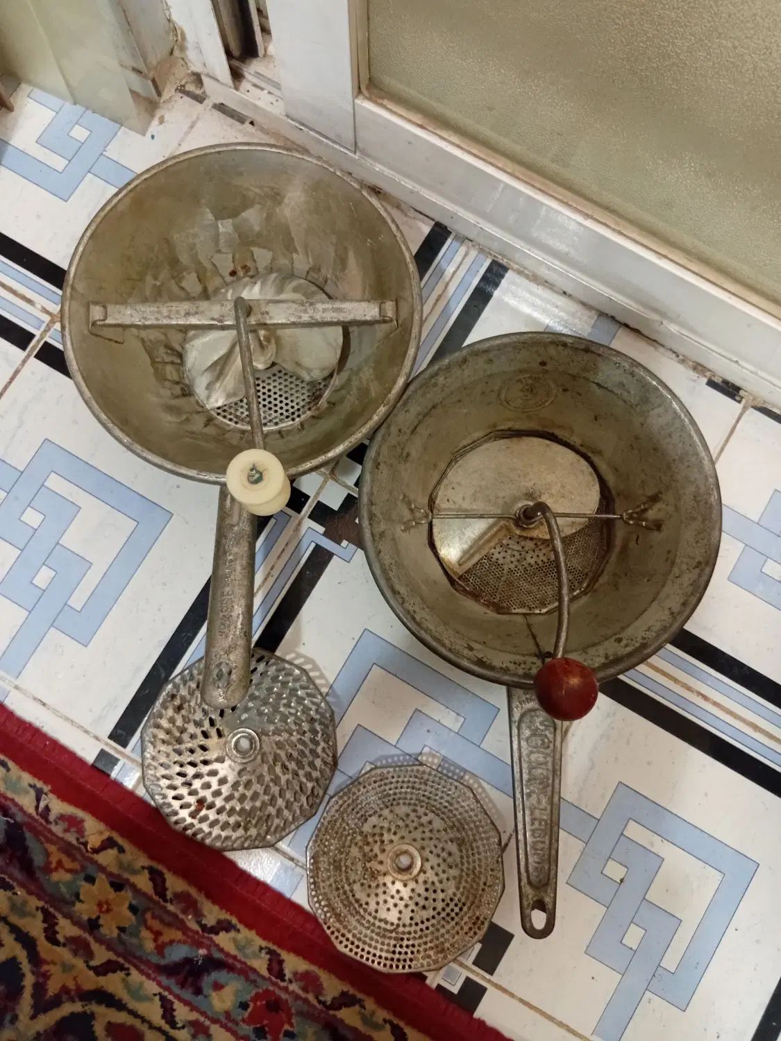 حراج آب میوه گوجه گیری فرانسه فرانسوی قدیمی عتیقه|حراج|اصفهان, شیخ اشراق|دیوار
