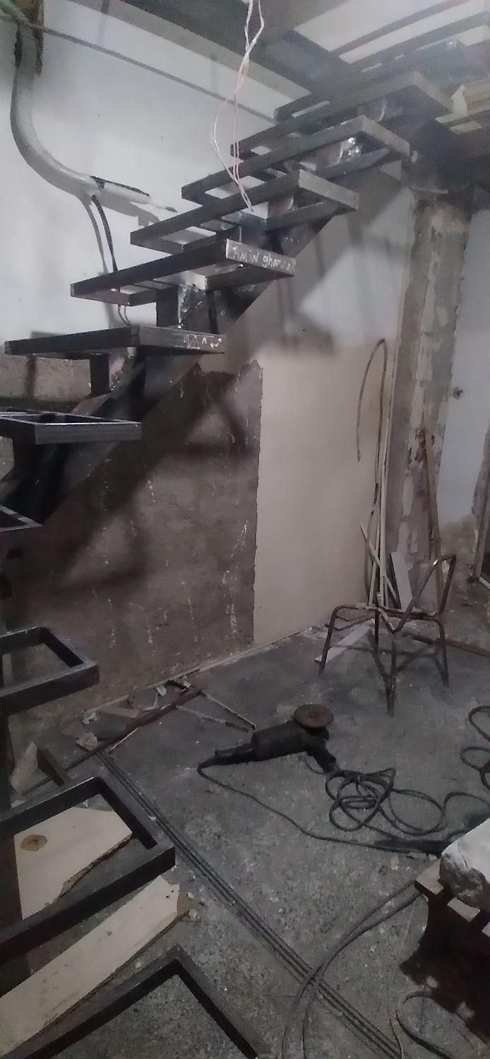 پله گرد فلزی|خدمات پیشه و مهارت|رشت, سعدی (تختی)|دیوار