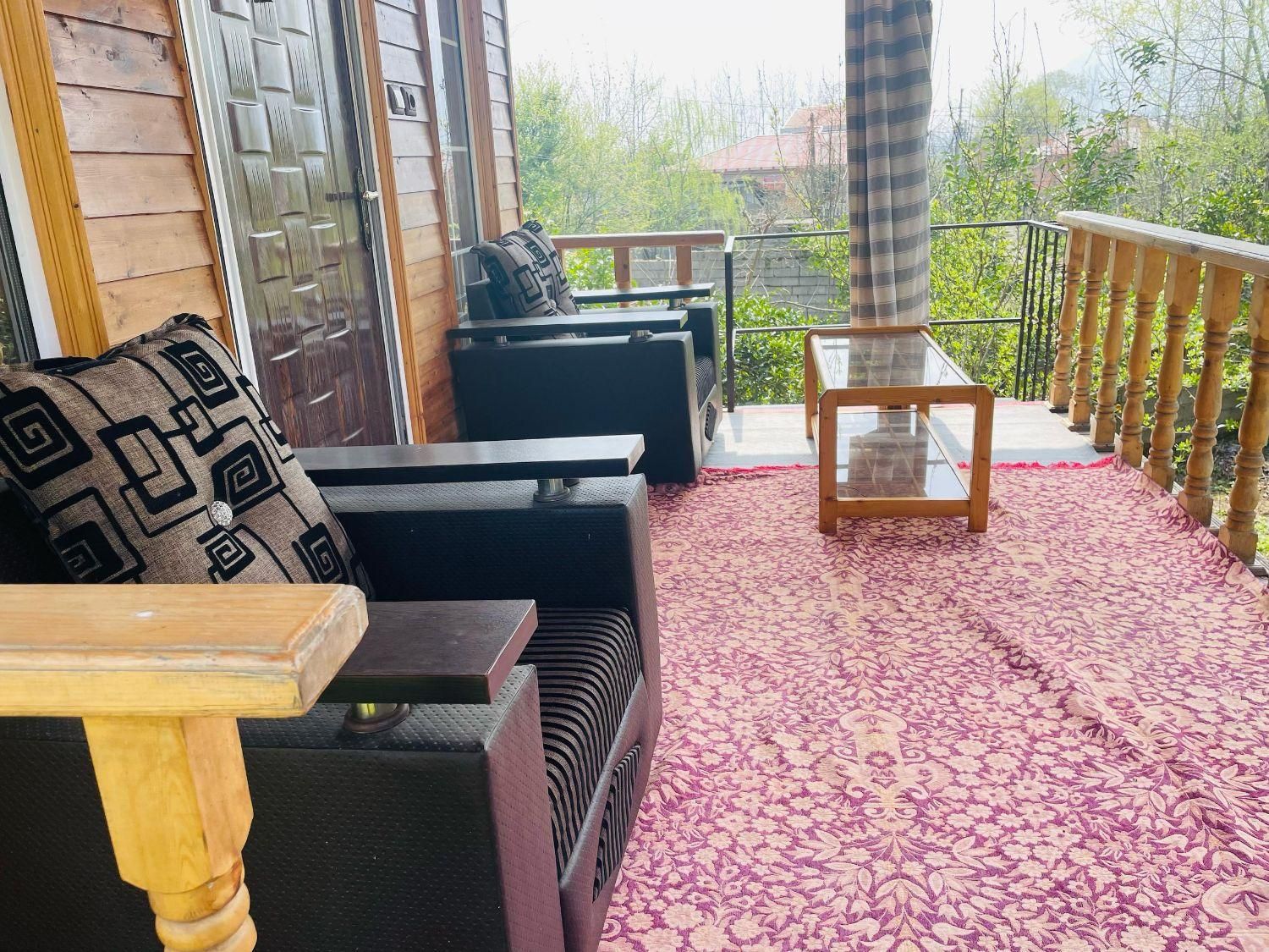 کلبه چوبی ۴ نفره|اجارهٔ کوتاه‌مدت ویلا و باغ|شاندرمن, |دیوار