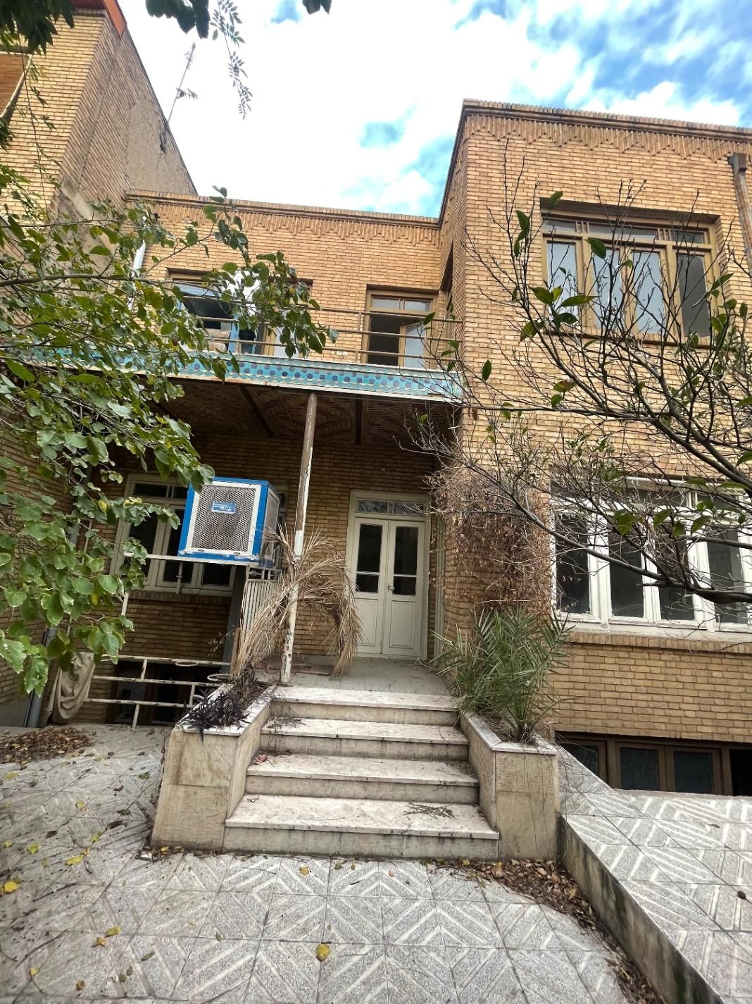 رهن و اجاره انبار واقع در خیابان بهارستان|اجارهٔ دفتر صنعتی، کشاورزی، تجاری|تهران, بهارستان|دیوار