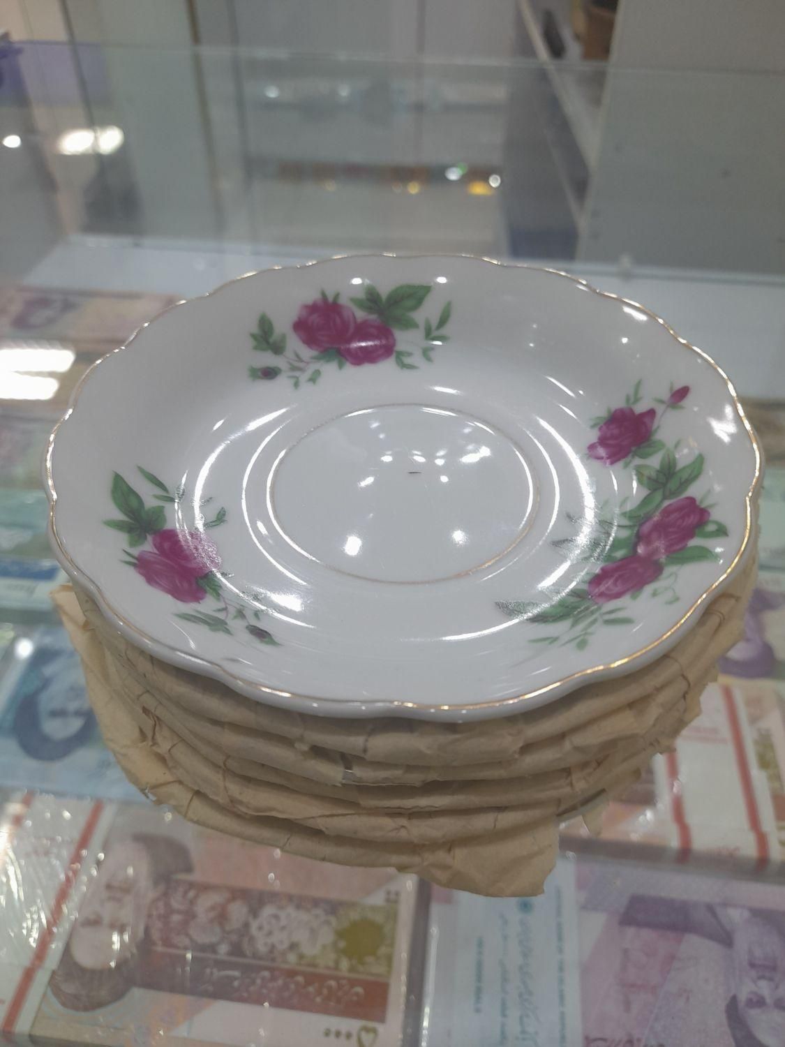 نلبکی گل سرخی ژاپن..دو دست ..|حراج|تهران, آشتیانی|دیوار
