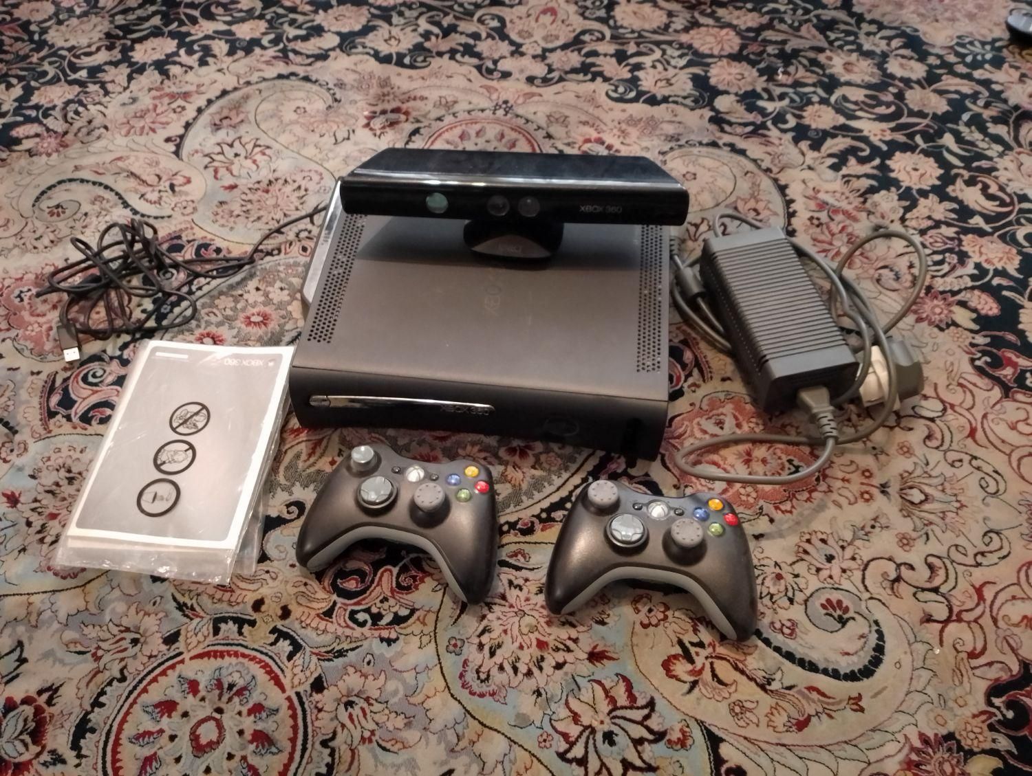 ایکس باکس Xbox 360 دو دسته اصلی با کینکت نونو|کنسول، بازی ویدئویی و آنلاین|تهران, پیروزی|دیوار