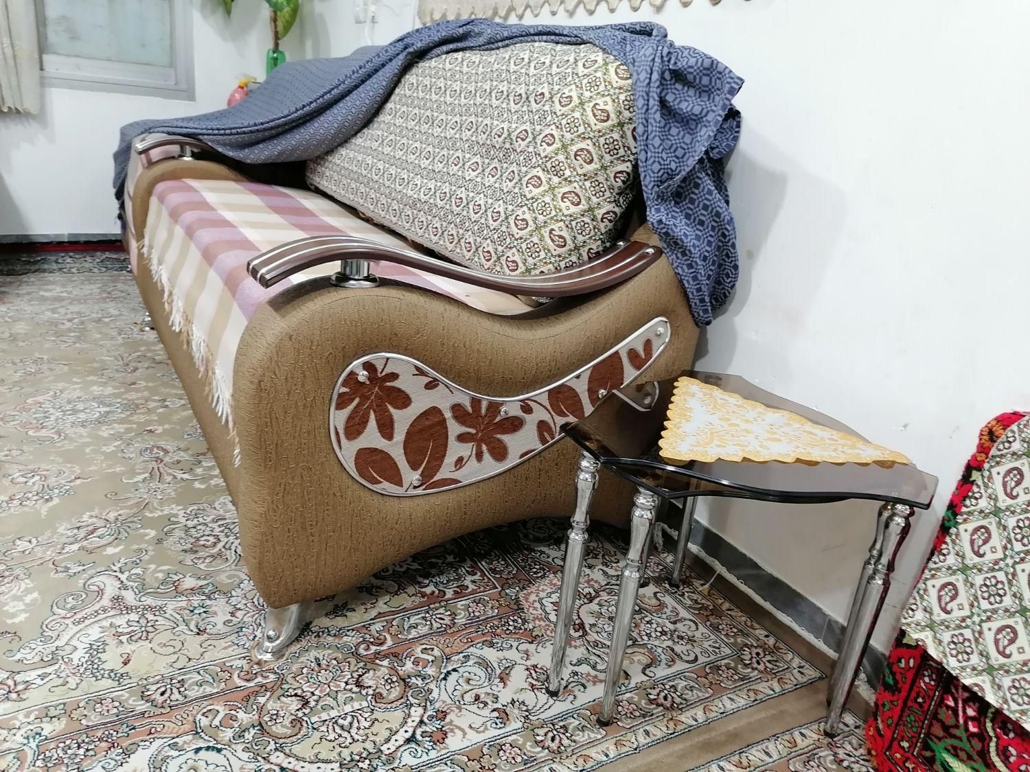 مبل راحتی 7نفره تمیز وسالم|مبلمان خانگی و میز عسلی|کاشان, عربها|دیوار