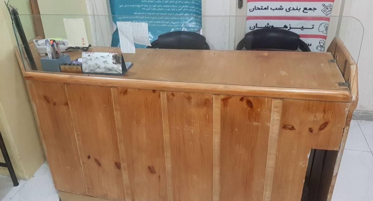 میز منشی شیشه ای و کمددار|میز تحریر و کامپیوتر|مشهد, آزادشهر|دیوار
