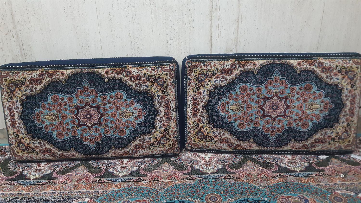 یک جفت پشتی|پشتی|قم, نیروگاه|دیوار
