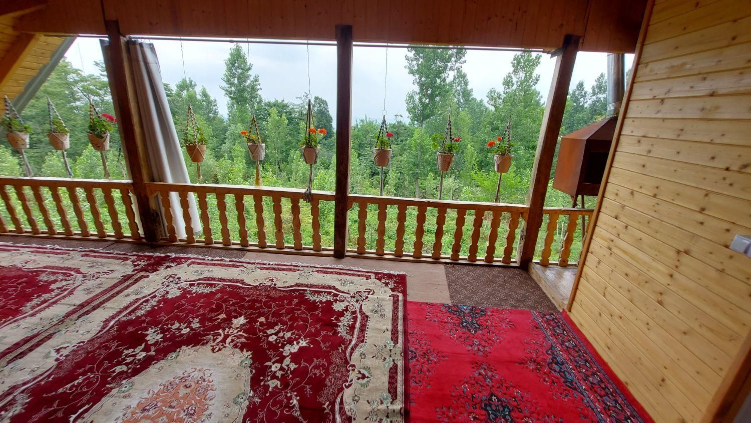 ۱۰۰متر سوئیسی باتراس بزرگ دردل جنگل لفور|اجارهٔ کوتاه‌مدت ویلا و باغ|مرزیکلا, |دیوار