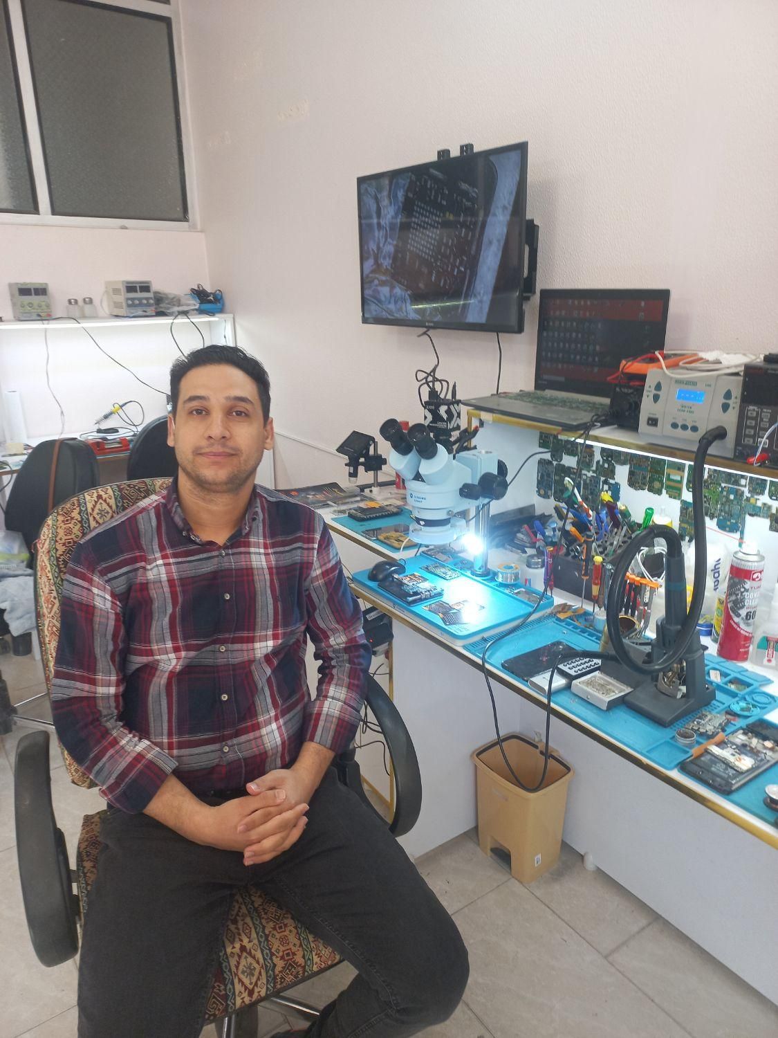 تعمیرات موبایل هخامنش|خدمات رایانه‌ای و موبایل|شاهین‌شهر, مخابرات (شهید بهشتی)|دیوار