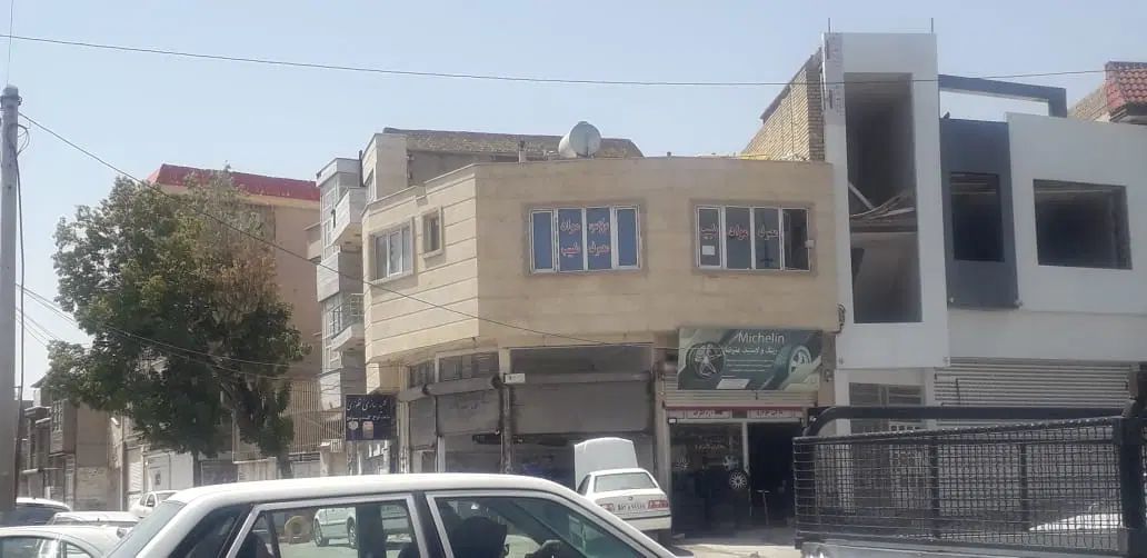 تجاری و مسکونی ۳۷۰متر سند دار میدان آزادی|فروش مغازه و غرفه|کرمانشاه, |دیوار